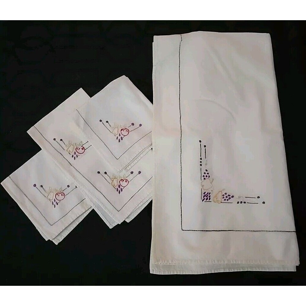 Lot of 4 Vintage Embroidered Cloth Napkins & Table Cloth